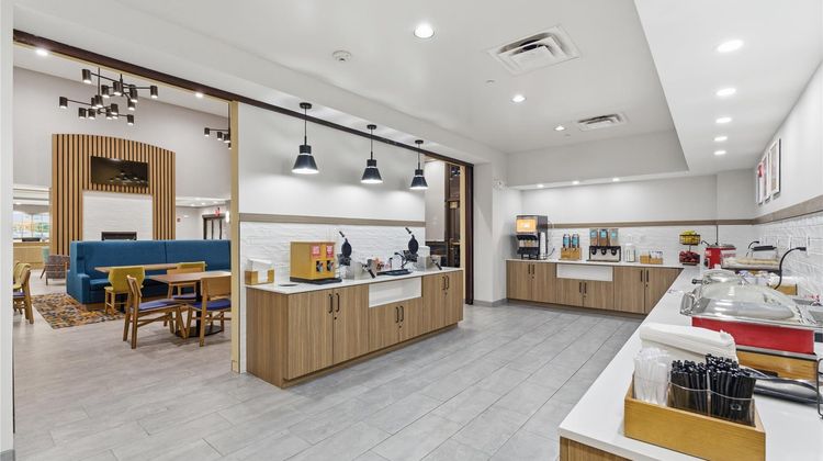 Hampton Inn & Suites Woodstock Restaurant