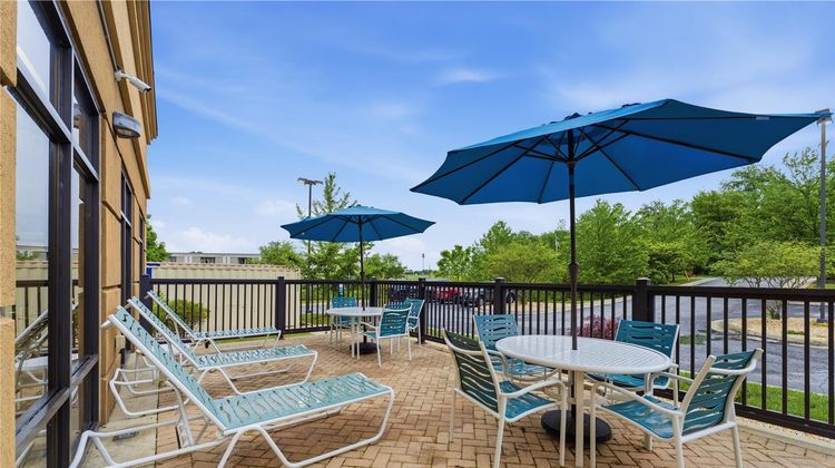 Hampton Inn & Suites Woodstock Exterior