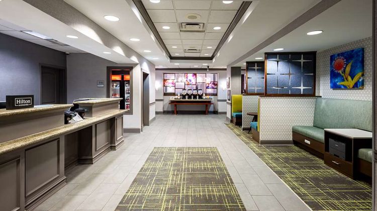 Hampton Inn & Suites Mobile I-65-Airport Lobby