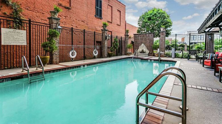 <b>Hampton Inn & Suites Dtwn Historic Pool</b>. Images powered by <a href="https://iceportal.shijigroup.com/" title="IcePortal" target="_blank">IcePortal</a>.