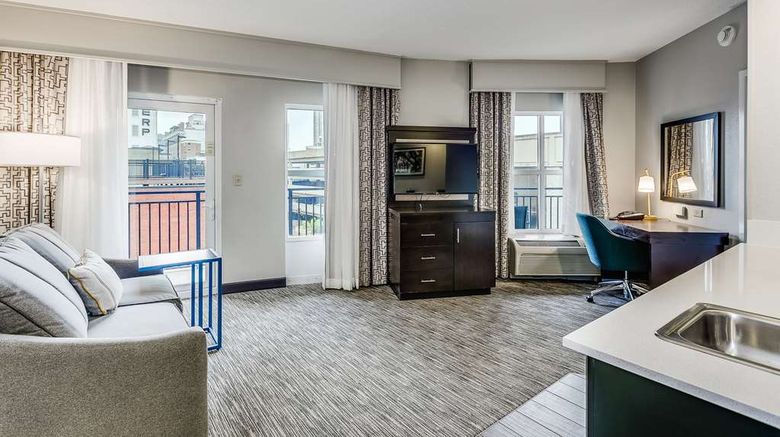 <b>Hampton Inn & Suites Dtwn Historic Room</b>. Images powered by <a href="https://iceportal.shijigroup.com/" title="IcePortal" target="_blank">IcePortal</a>.