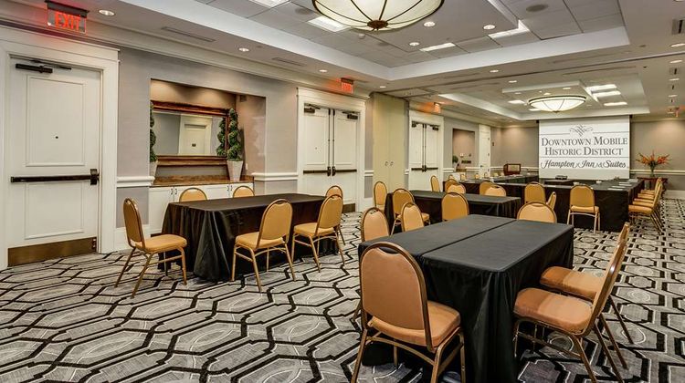 Hampton Inn & Suites Dtwn Historic Meeting