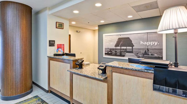 <b>Hampton Inn East Bay/Daphne Lobby</b>. Images powered by <a href="https://iceportal.shijigroup.com/" title="IcePortal" target="_blank">IcePortal</a>.