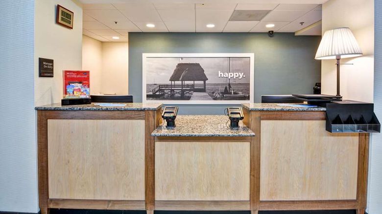 <b>Hampton Inn East Bay/Daphne Lobby</b>. Images powered by <a href="https://iceportal.shijigroup.com/" title="IcePortal" target="_blank">IcePortal</a>.
