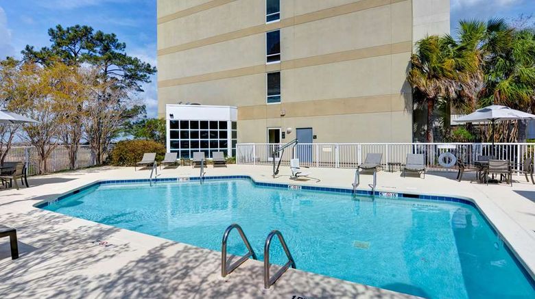 <b>Hampton Inn East Bay/Daphne Pool</b>. Images powered by <a href="https://iceportal.shijigroup.com/" title="IcePortal" target="_blank">IcePortal</a>.