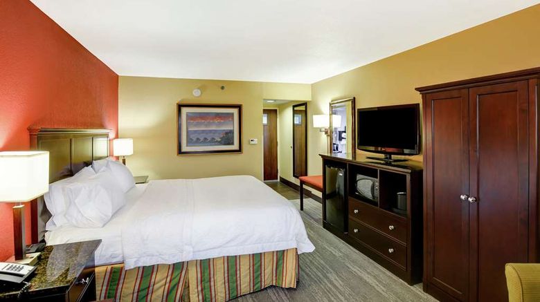 <b>Hampton Inn East Bay/Daphne Room</b>. Images powered by <a href="https://iceportal.shijigroup.com/" title="IcePortal" target="_blank">IcePortal</a>.