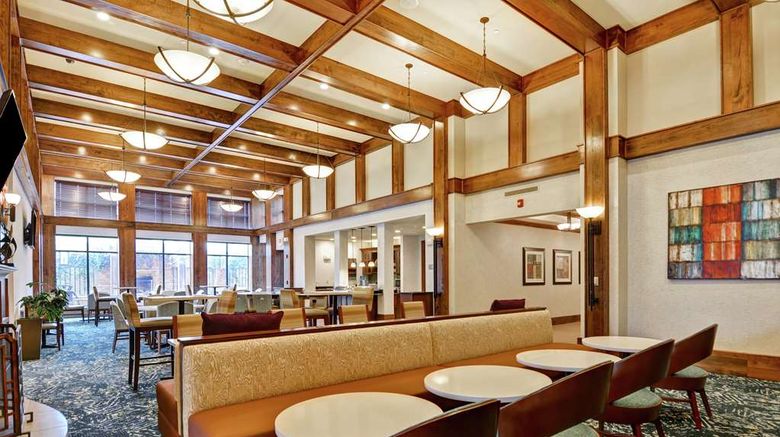 <b>Homewood Suites by Hilton-East Bay Lobby</b>. Images powered by <a href="https://iceportal.shijigroup.com/" title="IcePortal" target="_blank">IcePortal</a>.