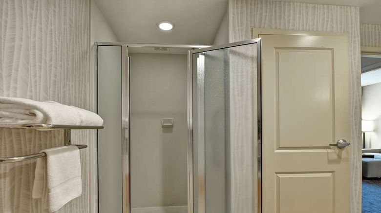 <b>Homewood Suites by Hilton-East Bay Room</b>. Images powered by <a href="https://iceportal.shijigroup.com/" title="IcePortal" target="_blank">IcePortal</a>.