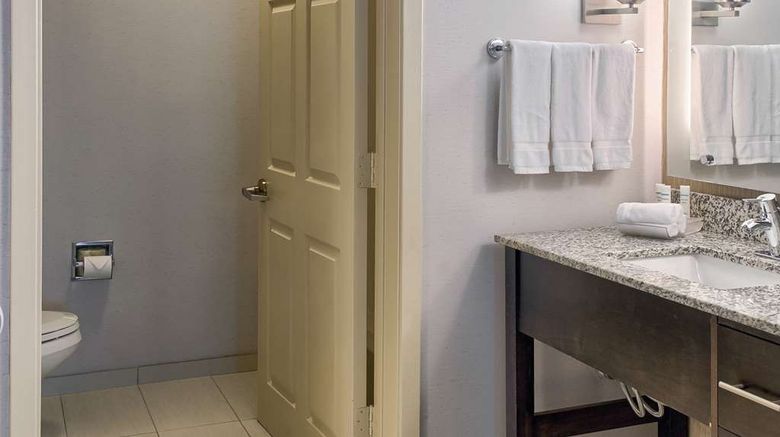<b>Homewood Suites by Hilton Mobile Room</b>. Images powered by <a href="https://iceportal.shijigroup.com/" title="IcePortal" target="_blank">IcePortal</a>.