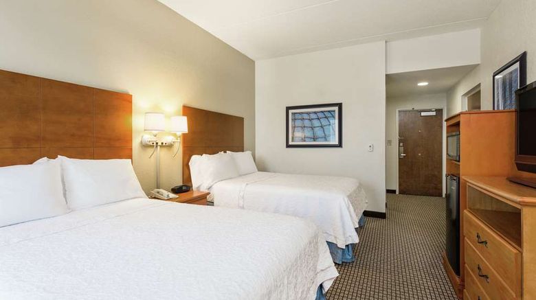 <b>Hampton Inn Morehead City Room</b>. Images powered by <a href="https://iceportal.shijigroup.com/" title="IcePortal" target="_blank">IcePortal</a>.
