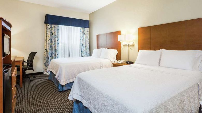 <b>Hampton Inn Morehead City Room</b>. Images powered by <a href="https://iceportal.shijigroup.com/" title="IcePortal" target="_blank">IcePortal</a>.