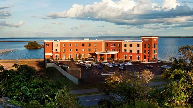 <b>Hampton Inn - Marquette/Waterfront Exterior</b>. Images powered by <a href="https://iceportal.shijigroup.com/" title="IcePortal" target="_blank">IcePortal</a>.