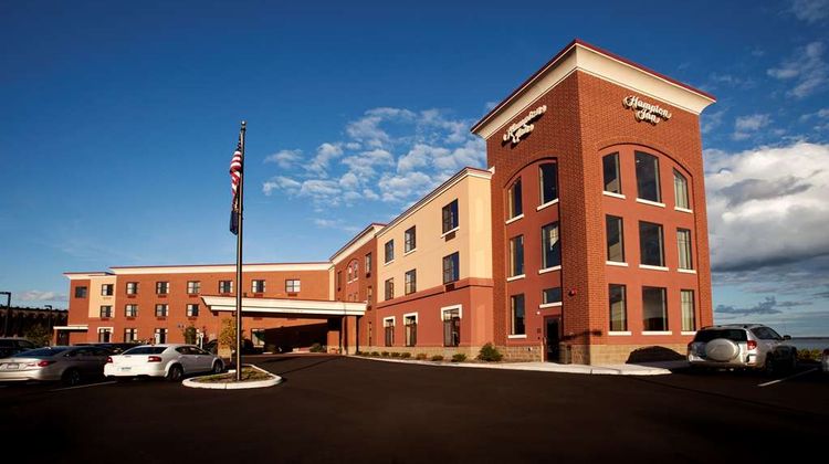 Hampton Inn - Marquette/Waterfront Exterior