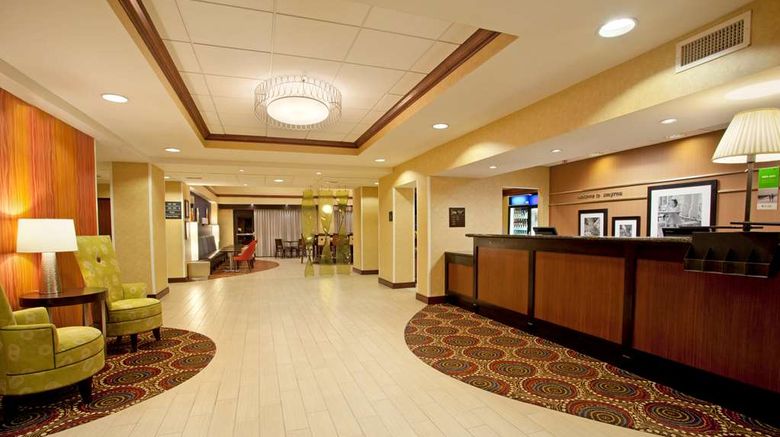 <b>Hampton Inn & Suites Nashville Lobby</b>. Images powered by <a href="https://iceportal.shijigroup.com/" title="IcePortal" target="_blank">IcePortal</a>.