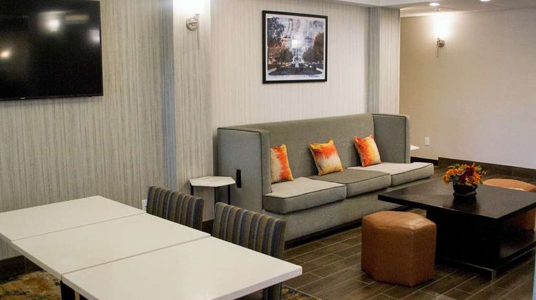 <b>Hampton Inn Marion Lobby</b>. Images powered by <a href="https://iceportal.shijigroup.com/" title="IcePortal" target="_blank">IcePortal</a>.