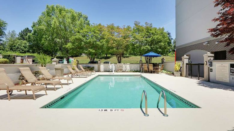 <b>Hampton Inn/Stes Mooresville/Lake Norman Pool</b>. Images powered by <a href="https://iceportal.shijigroup.com/" title="IcePortal" target="_blank">IcePortal</a>.