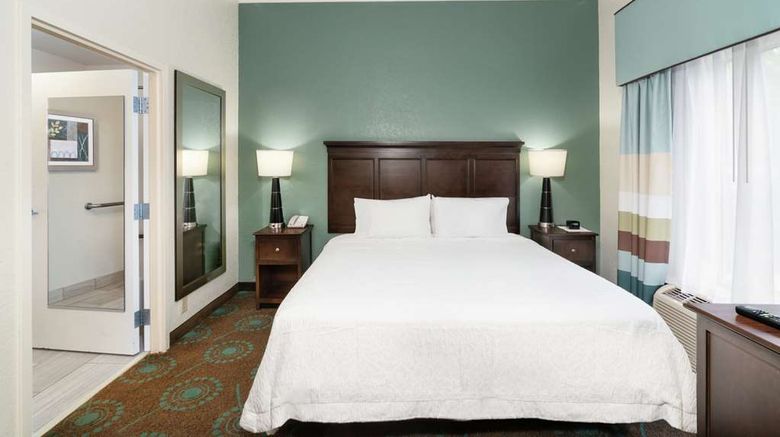 <b>Hampton Inn/Stes Mooresville/Lake Norman Room</b>. Images powered by <a href="https://iceportal.shijigroup.com/" title="IcePortal" target="_blank">IcePortal</a>.