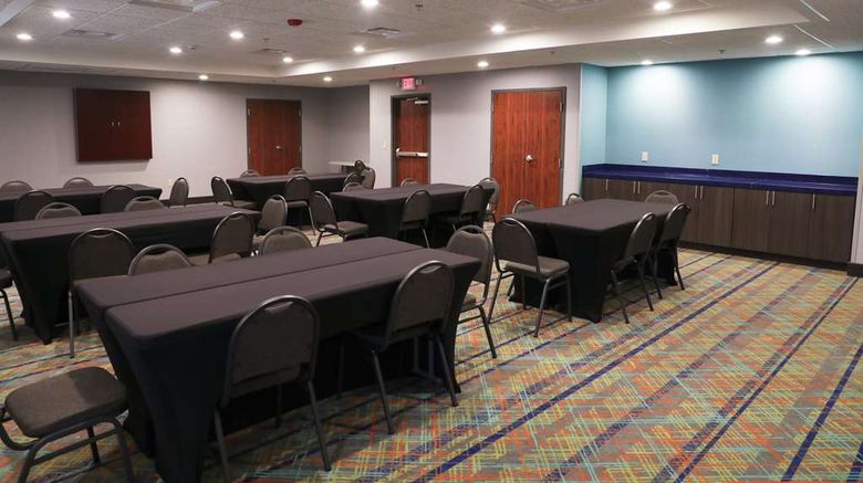 <b>Hampton Inn Muskogee Meeting</b>. Images powered by <a href="https://iceportal.shijigroup.com/" title="IcePortal" target="_blank">IcePortal</a>.