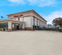 Hampton Inn Marshall Exterior