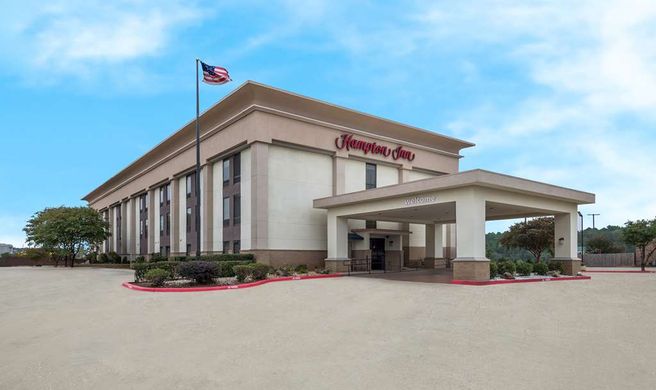 Hampton Inn Marshall Exterior