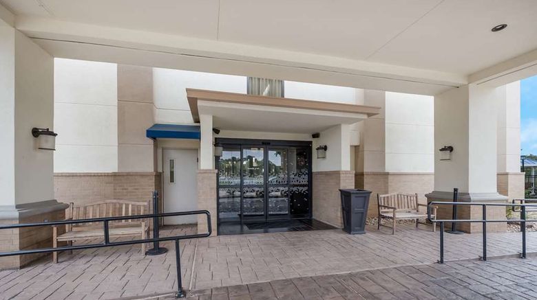 <b>Hampton Inn Marshall Exterior</b>. Images powered by <a href="https://iceportal.shijigroup.com/" title="IcePortal" target="_blank">IcePortal</a>.