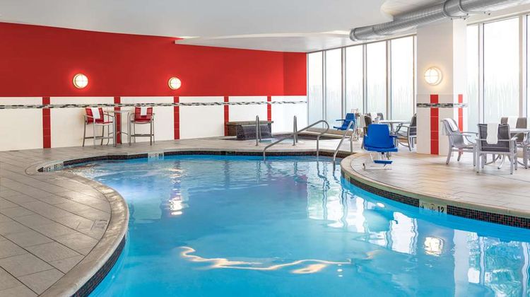 Hampton Inn & Suites Madison/Downtown Pool
