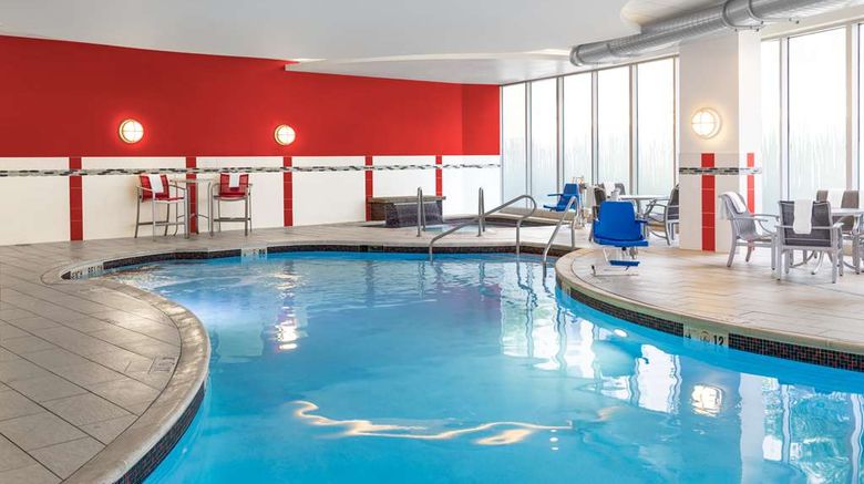 <b>Hampton Inn & Suites Madison/Downtown Pool</b>. Images powered by <a href="https://iceportal.shijigroup.com/" title="IcePortal" target="_blank">IcePortal</a>.