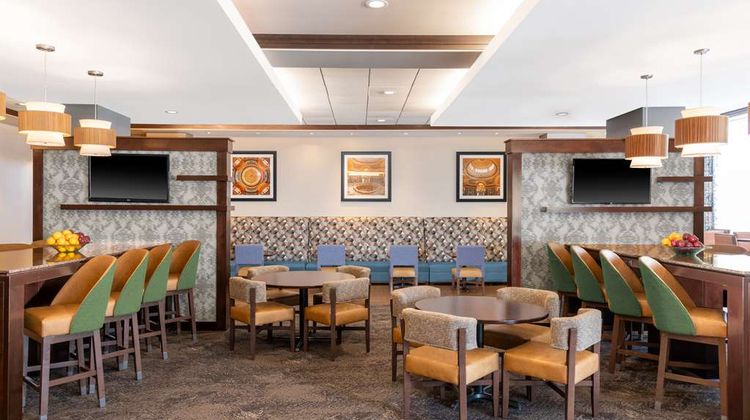 Hampton Inn & Suites Madison/Downtown Lobby