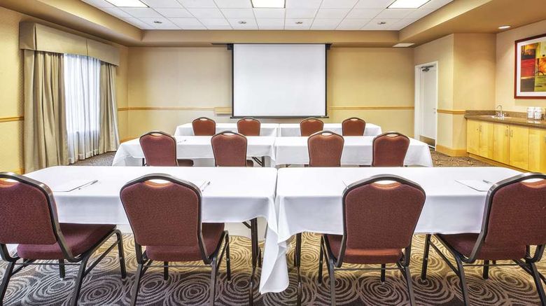 <b>Hampton Inn & Suites Madison West Meeting</b>. Images powered by <a href="https://iceportal.shijigroup.com/" title="IcePortal" target="_blank">IcePortal</a>.