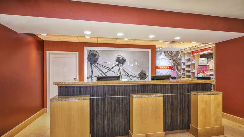 <b>Hampton Inn & Suites Madison West Lobby</b>. Images powered by <a href="https://iceportal.shijigroup.com/" title="IcePortal" target="_blank">IcePortal</a>.