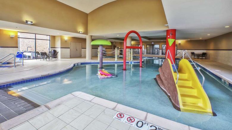 <b>Hampton Inn & Suites Madison West Pool</b>. Images powered by <a href="https://iceportal.shijigroup.com/" title="IcePortal" target="_blank">IcePortal</a>.