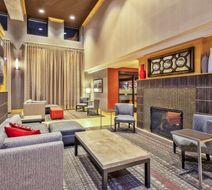 Hampton Inn & Suites Madison West Lobby