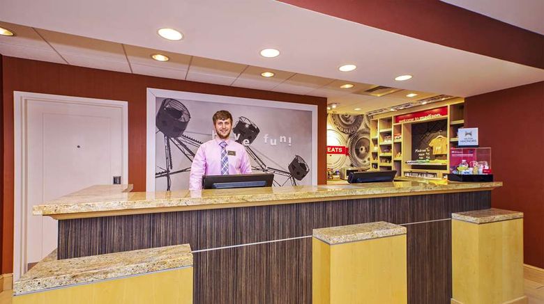 <b>Hampton Inn & Suites Madison West Lobby</b>. Images powered by <a href="https://iceportal.shijigroup.com/" title="IcePortal" target="_blank">IcePortal</a>.