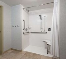 Hampton Inn & Suites Mall of America Room