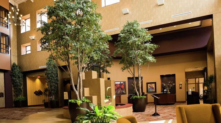 Embassy Suites Minneapolis Brooklyn Ctr Lobby