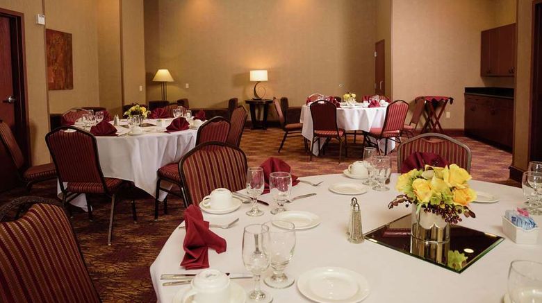 <b>Embassy Suites Minneapolis Brooklyn Ctr Meeting</b>. Images powered by <a href="https://iceportal.shijigroup.com/" title="IcePortal" target="_blank">IcePortal</a>.