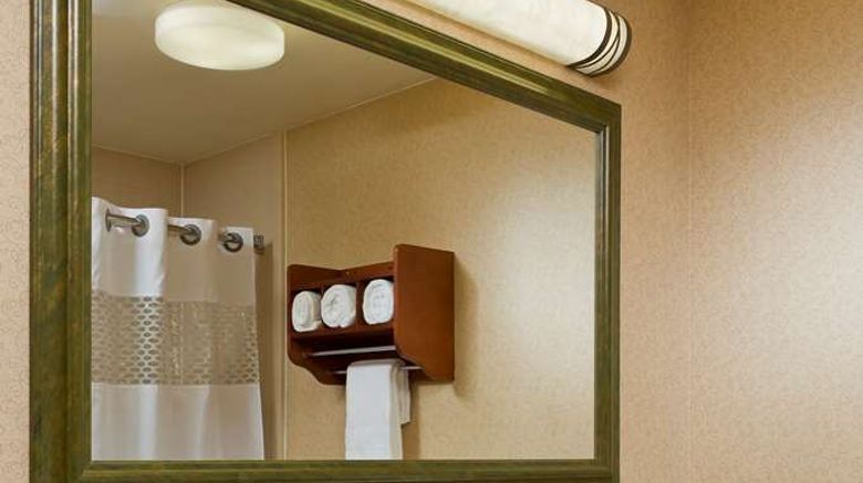 <b>Hampton Inn Minneapolis-Burnsville Room</b>. Images powered by <a href="https://iceportal.shijigroup.com/" title="IcePortal" target="_blank">IcePortal</a>.