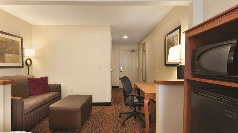 <b>Hampton Inn Minneapolis-Burnsville Room</b>. Images powered by <a href="https://iceportal.shijigroup.com/" title="IcePortal" target="_blank">IcePortal</a>.