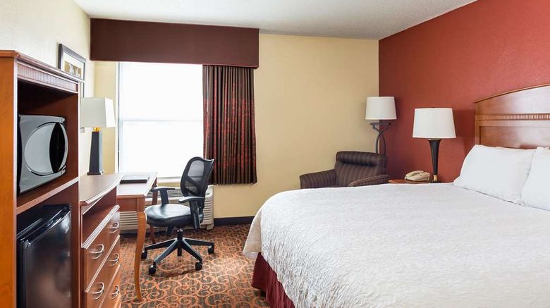 <b>Hampton Inn Minneapolis-Burnsville Room</b>. Images powered by <a href="https://iceportal.shijigroup.com/" title="IcePortal" target="_blank">IcePortal</a>.