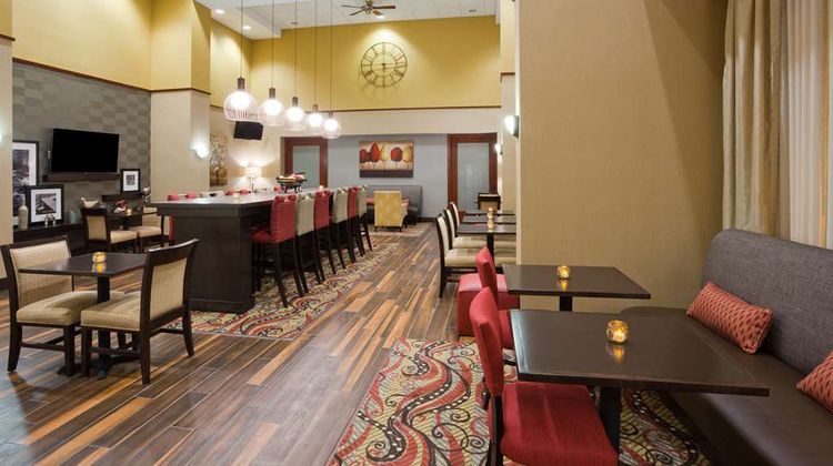 Hampton Inn & Suites Lino Lakes Lobby