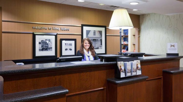 Hampton Inn & Suites Lino Lakes Lobby