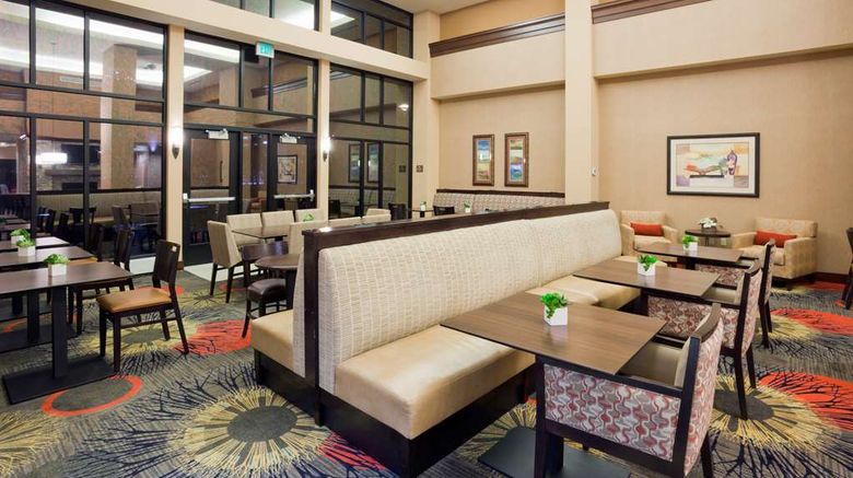 <b>Homewood Suites by Hilton Lobby</b>. Images powered by <a href="https://iceportal.shijigroup.com/" title="IcePortal" target="_blank">IcePortal</a>.