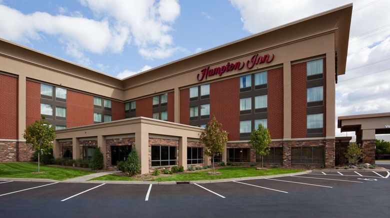 <b>Hampton Inn Maple Grove Exterior</b>. Images powered by <a href="https://iceportal.shijigroup.com/" title="IcePortal" target="_blank">IcePortal</a>.