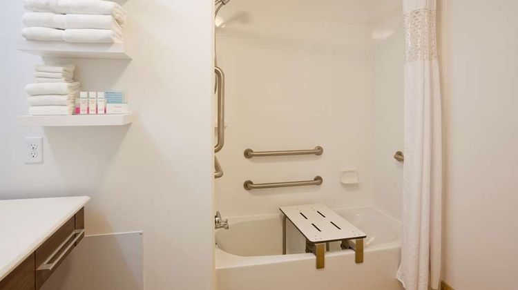 Hampton Inn Maple Grove Room