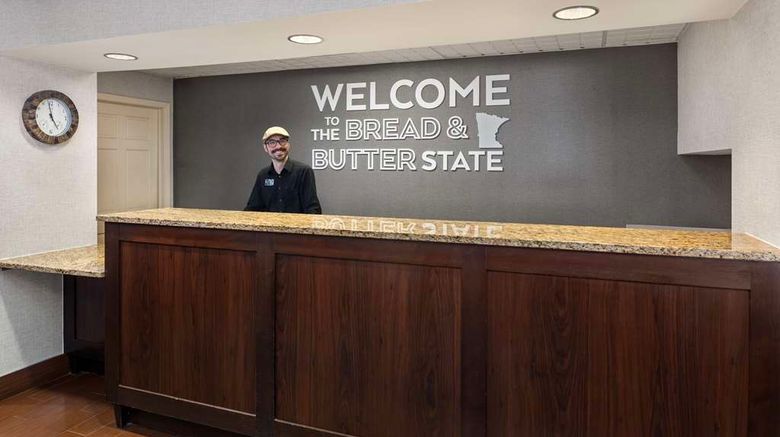 <b>Hampton Inn Maple Grove Lobby</b>. Images powered by <a href="https://iceportal.shijigroup.com/" title="IcePortal" target="_blank">IcePortal</a>.