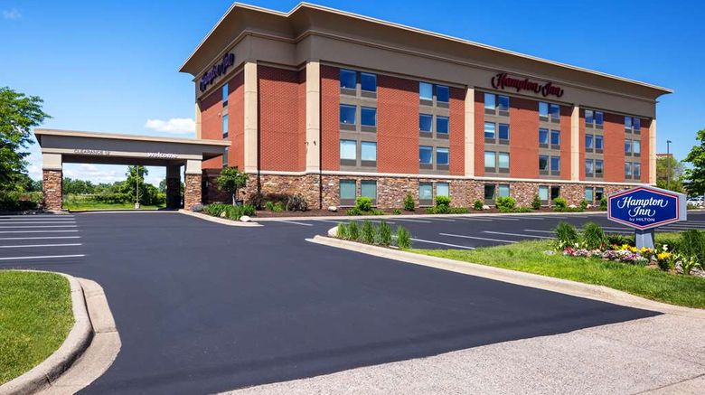 <b>Hampton Inn Maple Grove Exterior</b>. Images powered by <a href="https://iceportal.shijigroup.com/" title="IcePortal" target="_blank">IcePortal</a>.