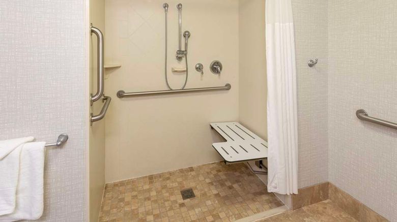 <b>Hampton Inn Minneapolis/Shakopee Room</b>. Images powered by <a href="https://iceportal.shijigroup.com/" title="IcePortal" target="_blank">IcePortal</a>.