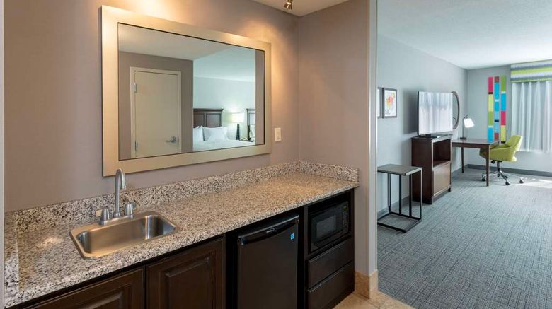<b>Hampton Inn Minneapolis/Shakopee Room</b>. Images powered by <a href="https://iceportal.shijigroup.com/" title="IcePortal" target="_blank">IcePortal</a>.