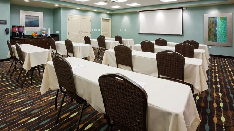 <b>Hampton Inn & Suites, Minnetonka Meeting</b>. Images powered by <a href="https://iceportal.shijigroup.com/" title="IcePortal" target="_blank">IcePortal</a>.
