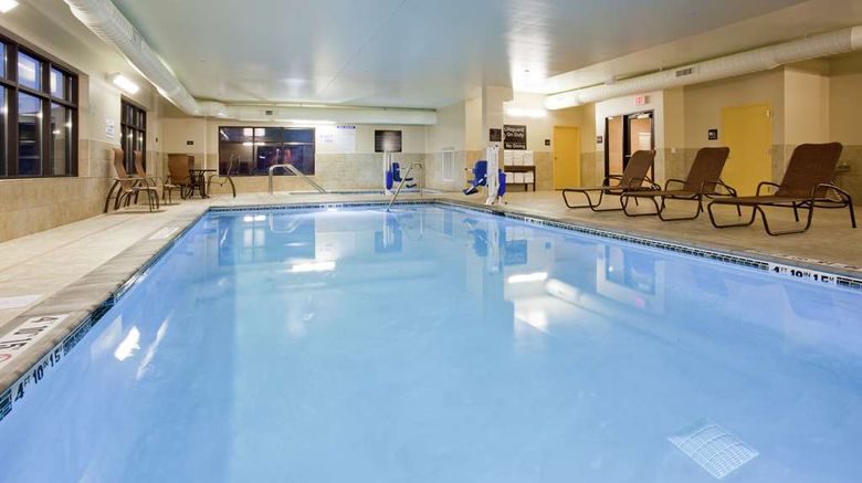 <b>Hampton Inn & Suites, Minnetonka Pool</b>. Images powered by <a href="https://iceportal.shijigroup.com/" title="IcePortal" target="_blank">IcePortal</a>.